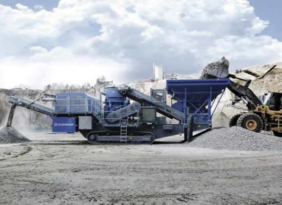 mobile-brecher_kleemann_mco11_granit_880x0 mobile-brecher_kleemann_mco11_granit_880x0